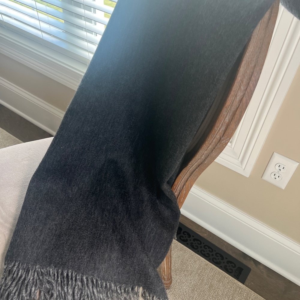 NWOT a & R Cashmere Throw Gray Reversible - Picture 7 of 8